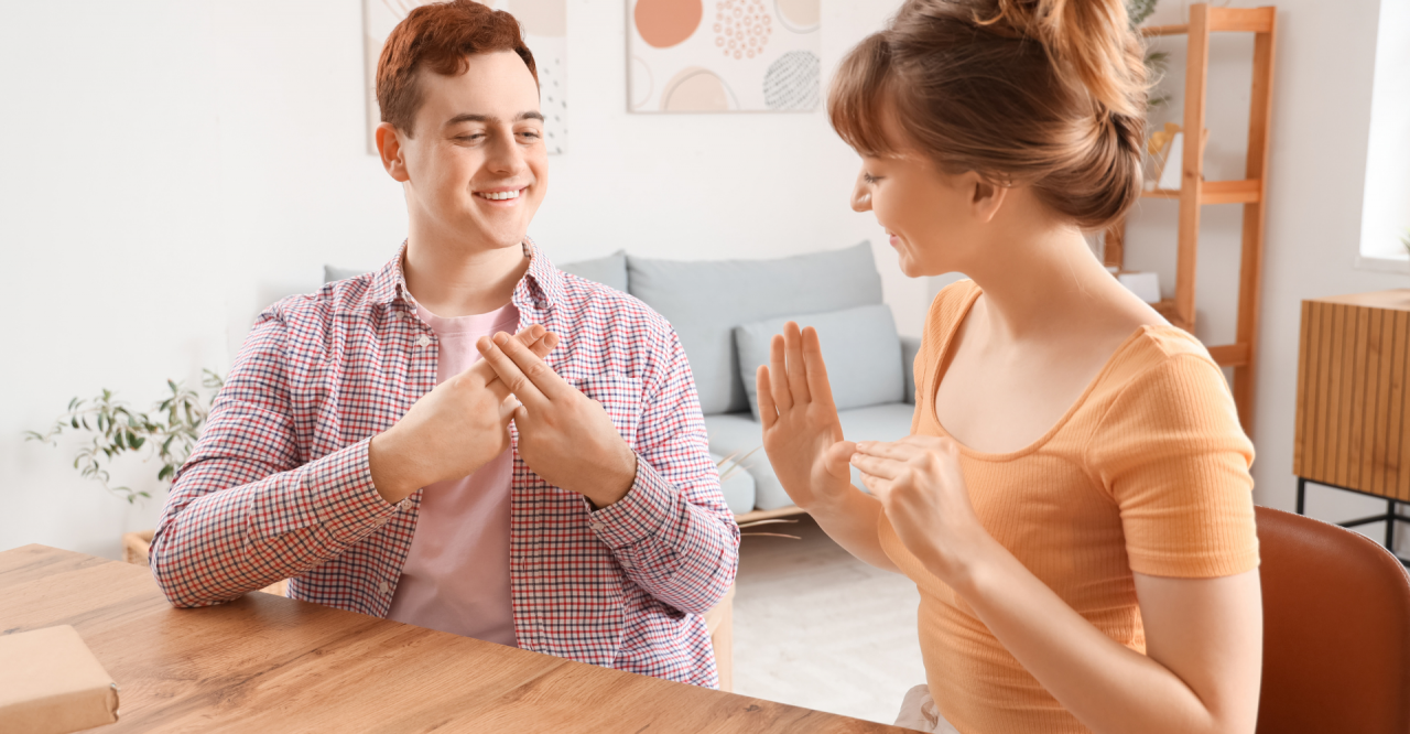 ¿Cómo puede pensar una persona sorda si no puede oír el idioma ni las palabras?